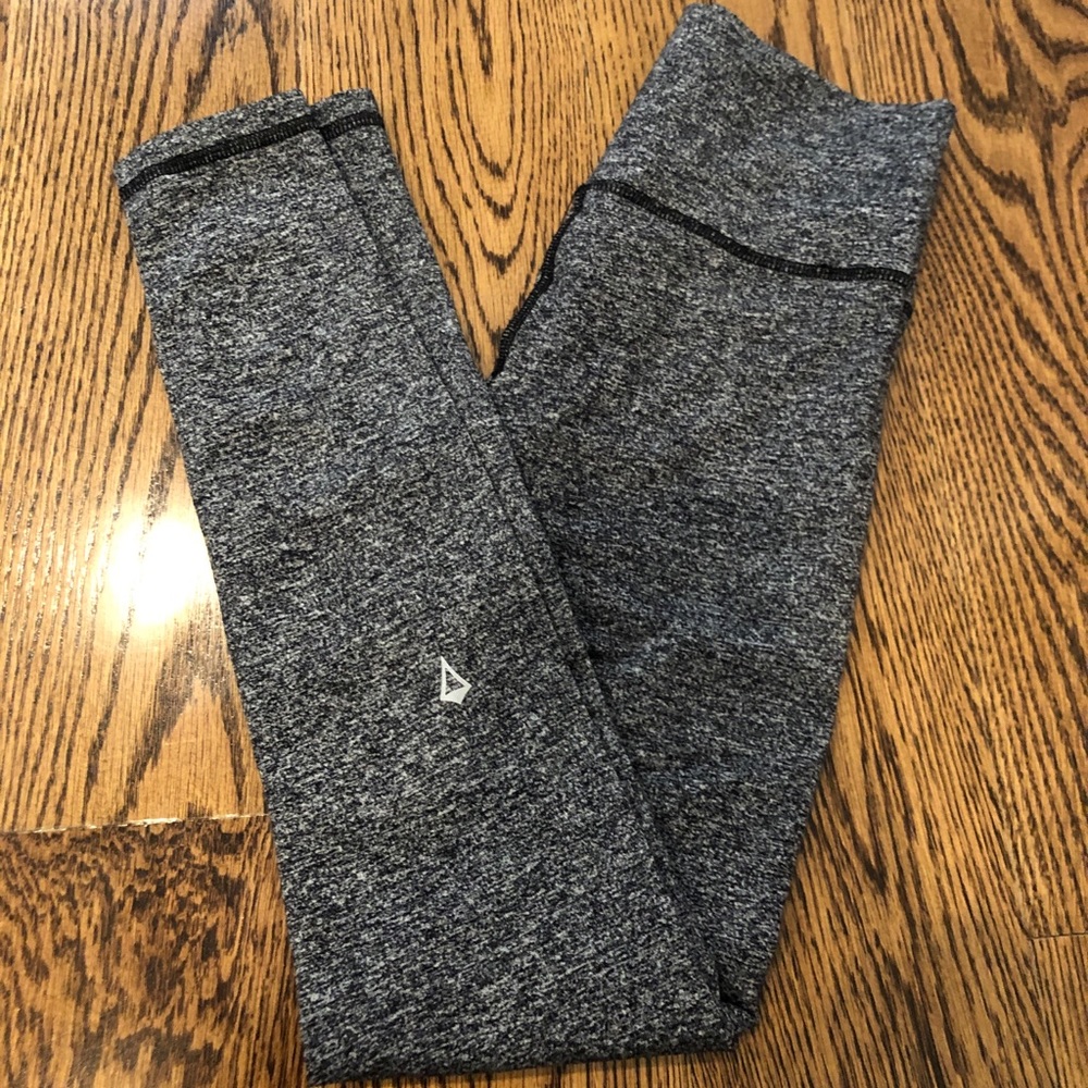 Ivivva Gray High Rise Leggings Girls Size 8